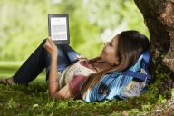 all-new-kindle-paperwhite-reading-outdoors