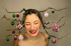 weird-christmas-hairstyles-for-women